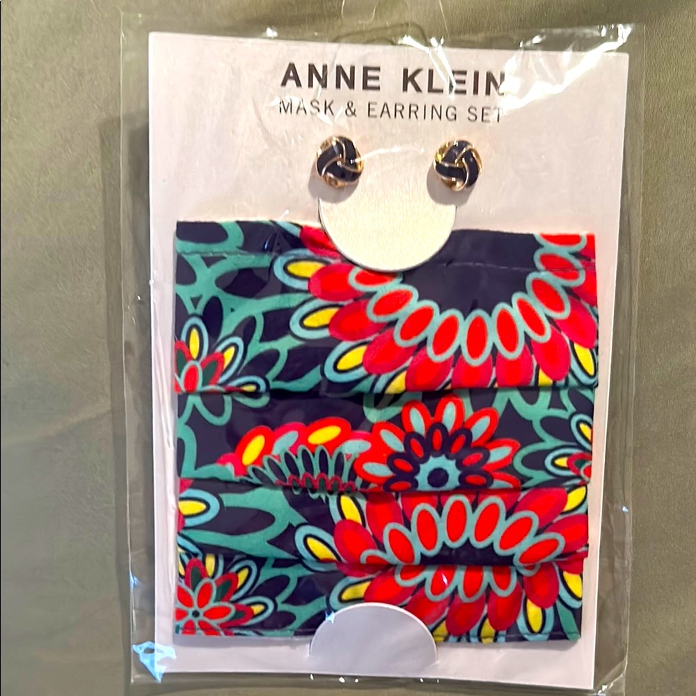 Anne Klein ✂️